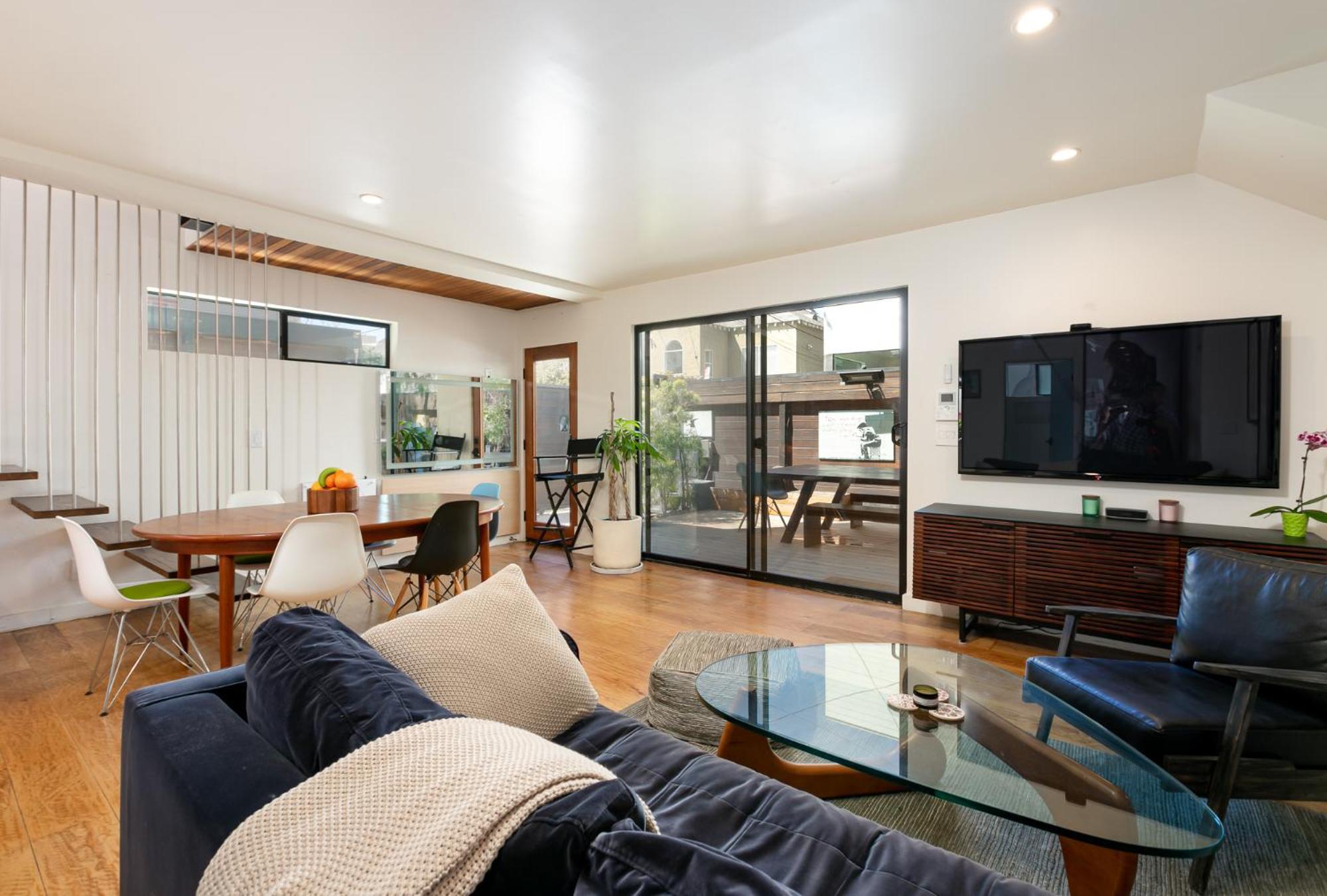 Venice Beach Studio With Large Private Patio Steps To The Beach Los Angeles Extérieur photo