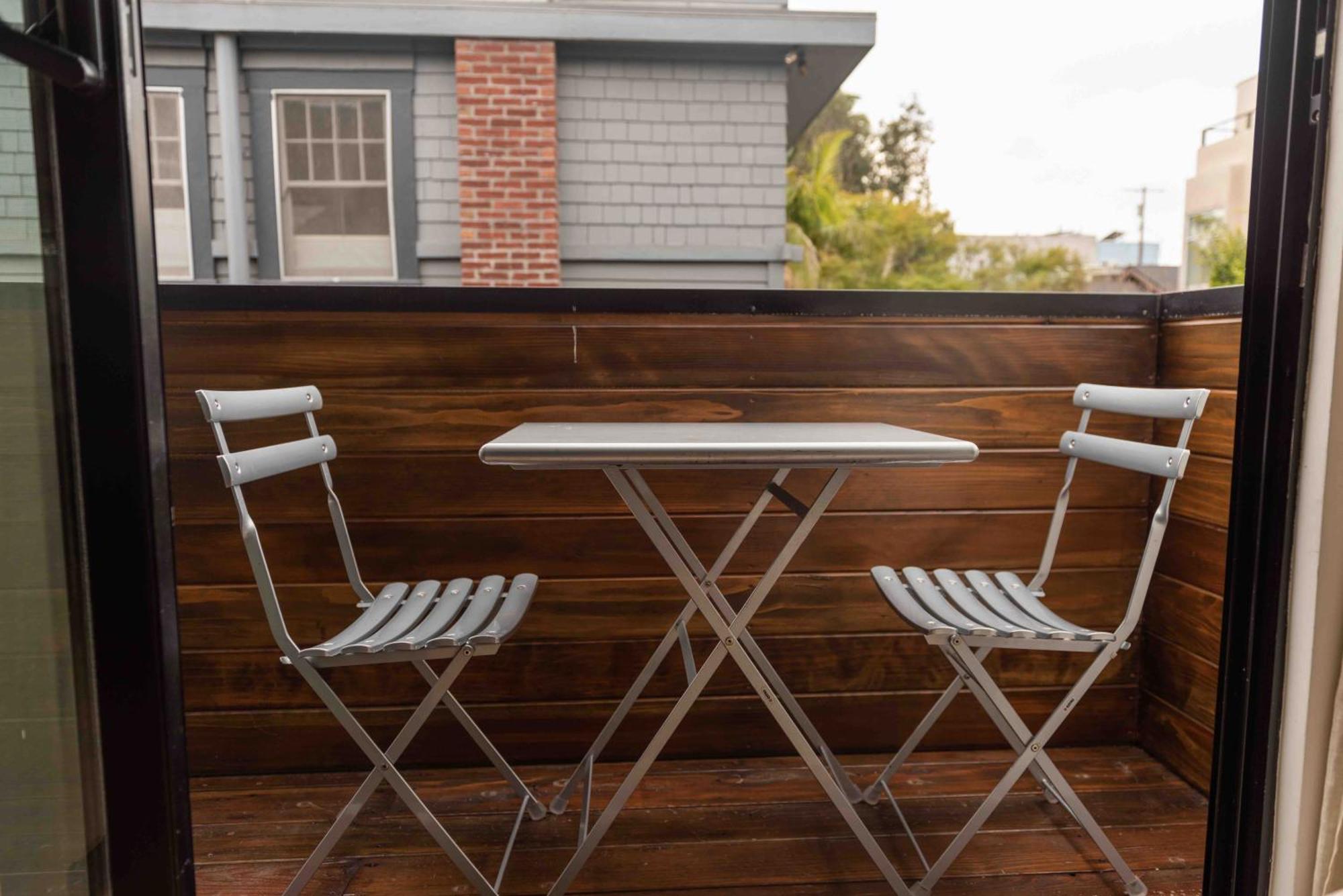 Venice Beach Studio With Large Private Patio Steps To The Beach Los Angeles Extérieur photo