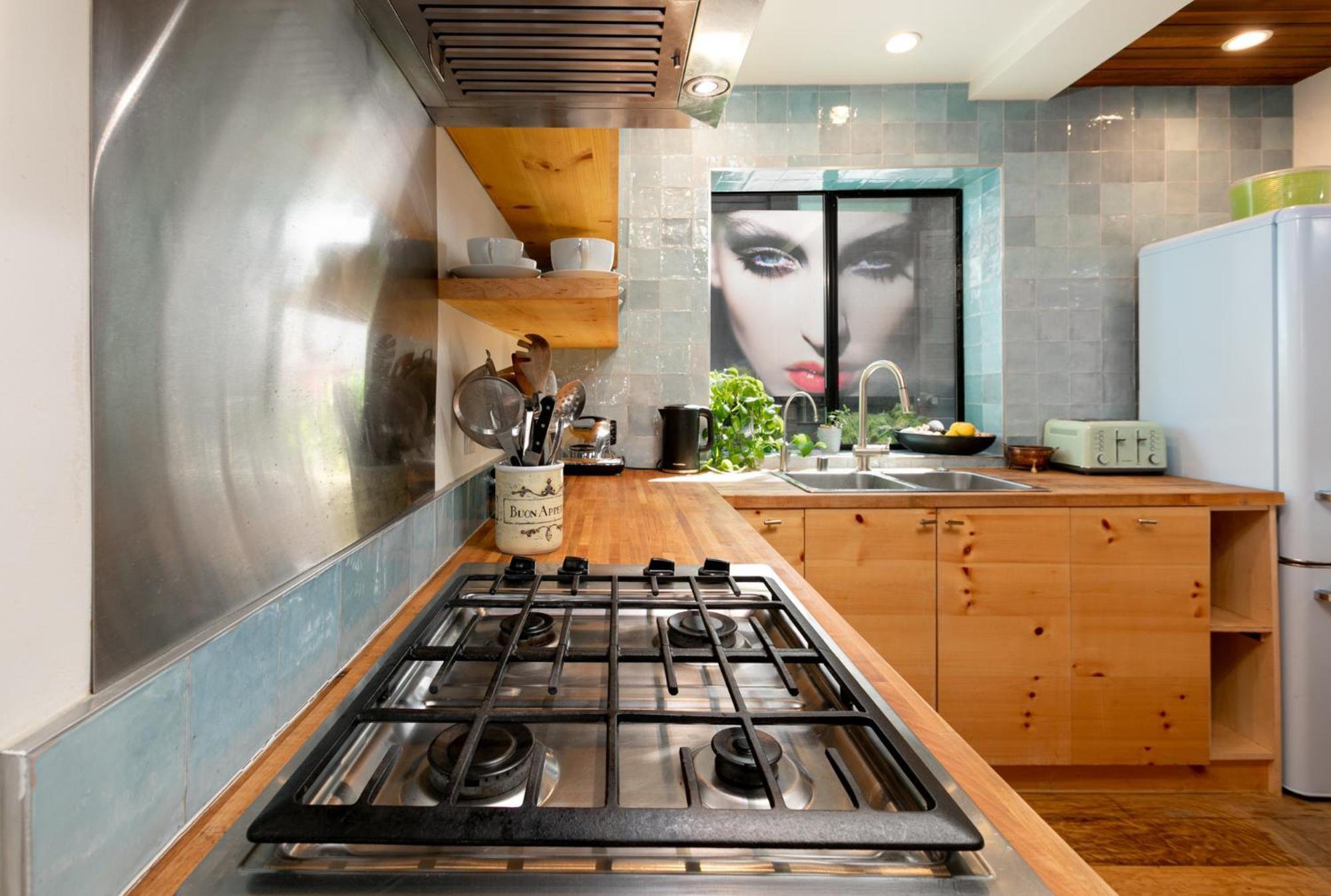 Venice Beach Studio With Large Private Patio Steps To The Beach Los Angeles Extérieur photo