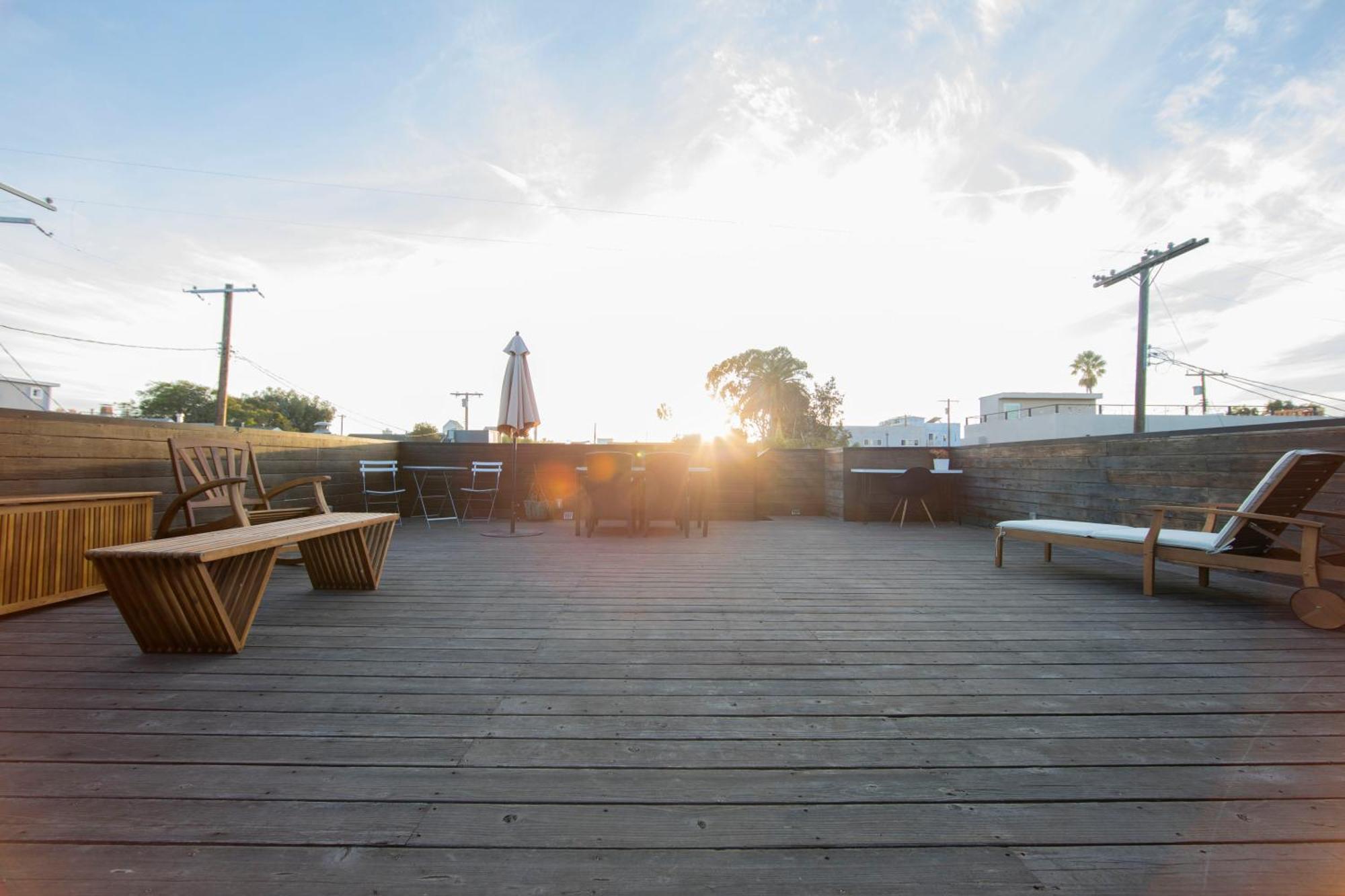 Venice Beach Studio With Large Private Patio Steps To The Beach Los Angeles Extérieur photo