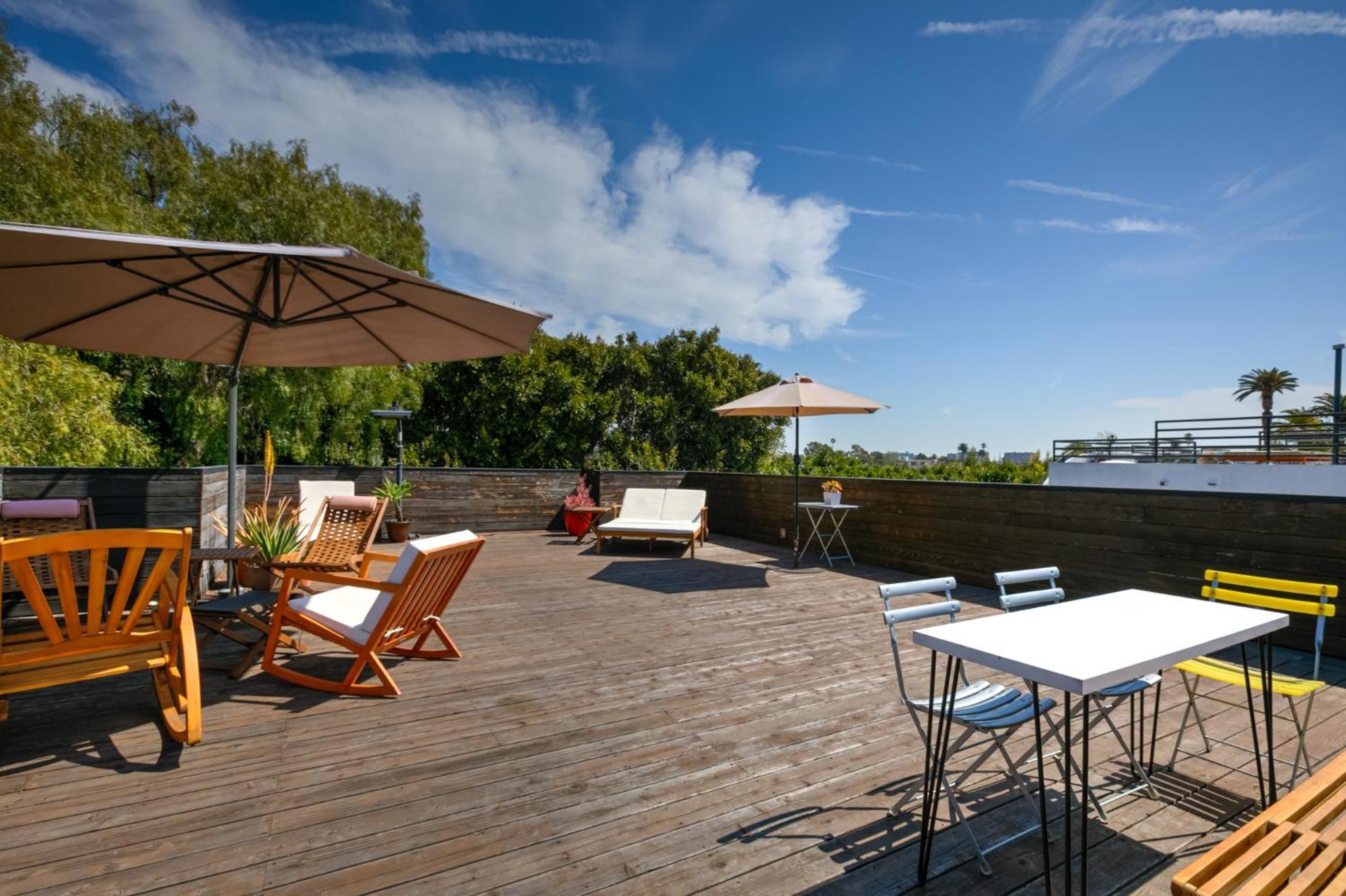 Venice Beach Studio With Large Private Patio Steps To The Beach Los Angeles Extérieur photo