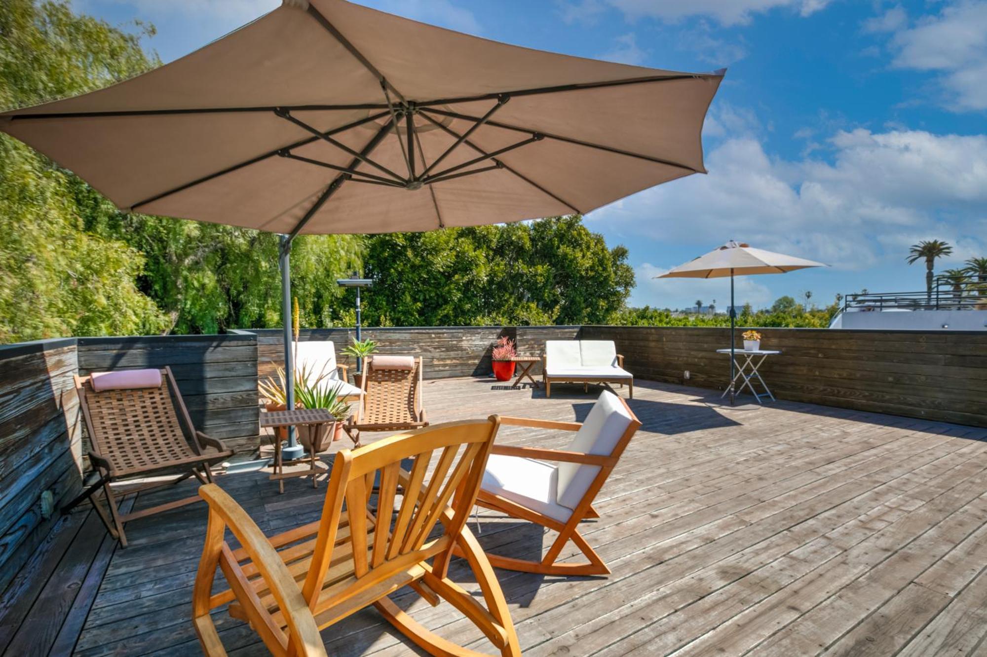 Venice Beach Studio With Large Private Patio Steps To The Beach Los Angeles Extérieur photo