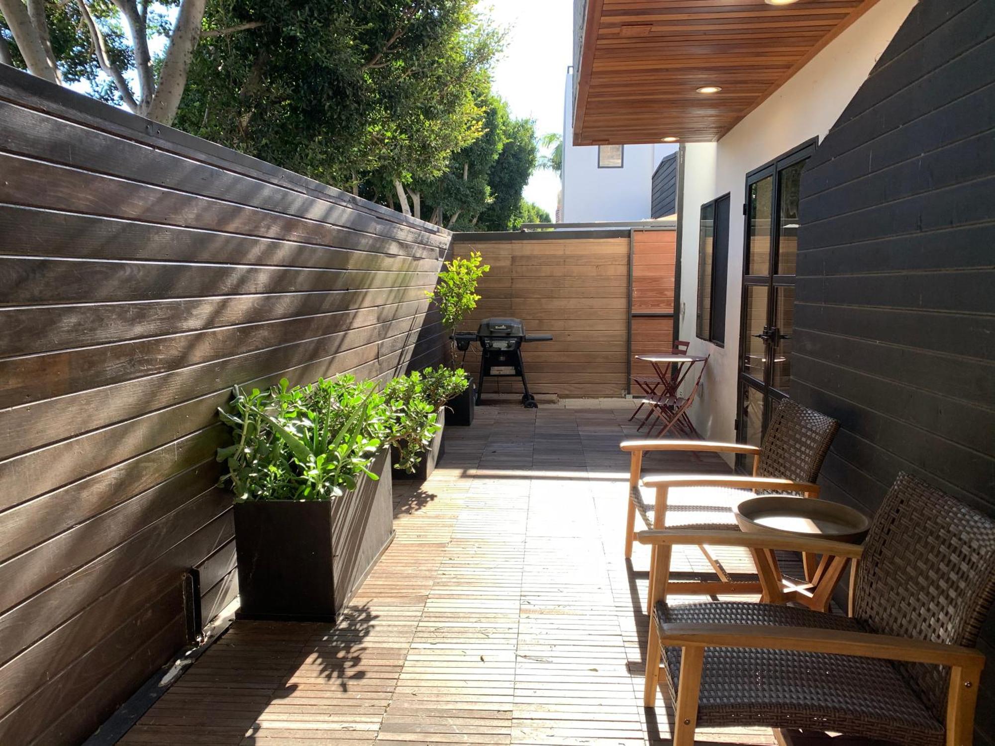 Venice Beach Studio With Large Private Patio Steps To The Beach Los Angeles Extérieur photo